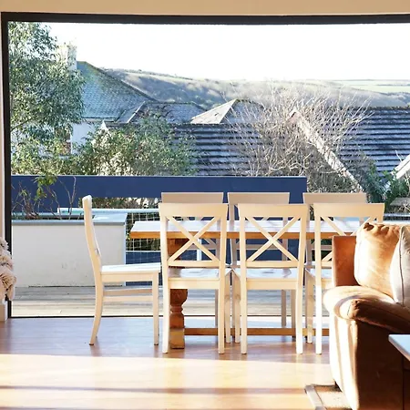 Holiday home Stunning 4 Bedroom With Wild Spa, Gym & Hot Tub *